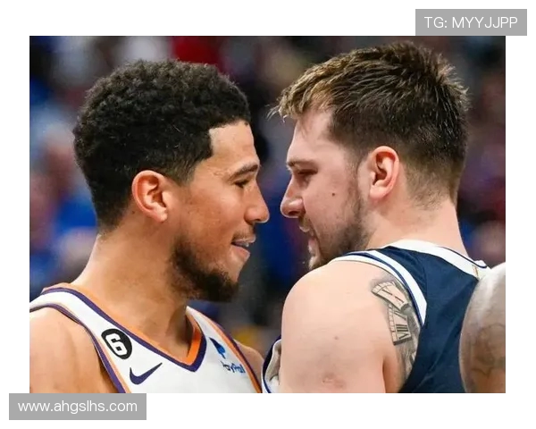 布克伤退！狄龙33+2东契奇38+11湖人21失误大败！老詹10分打卡！